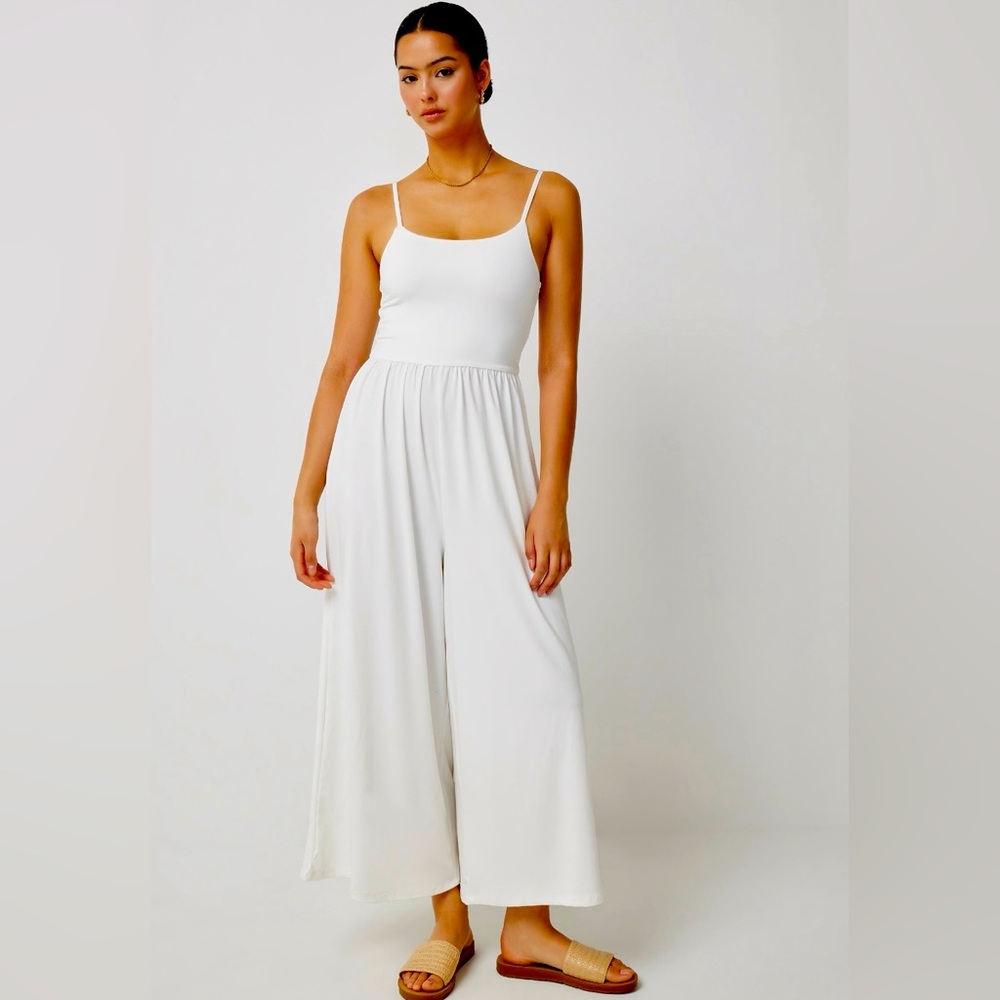 NEW ARDENE Jumpsuit with adjustable spaghetti straps🛍️